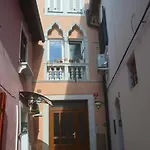 Terra, Center * Koper