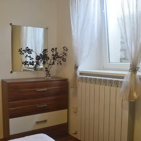 Apartment Terra, Center